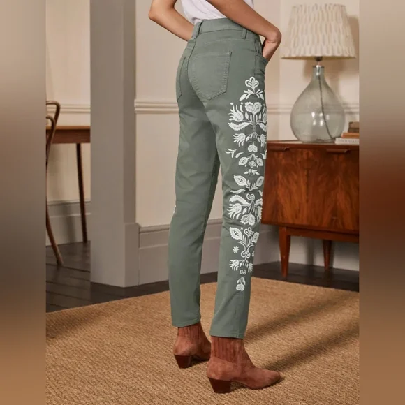 Boden Embroidered Girlfriend Jeans - Picture 5 of 13